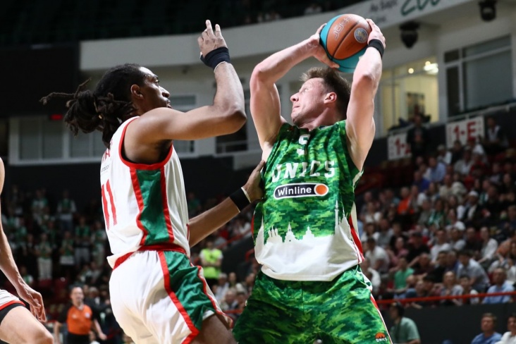 УНИКС сделал заявку на бронзу