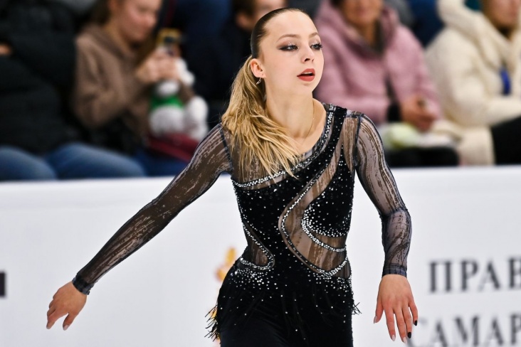 Александра Бойкова показала кадры фотосессии в стиле «Алисы в Стране