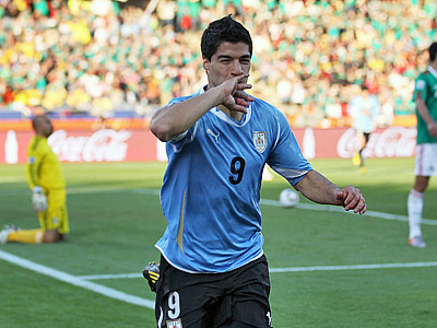 Футбол победил прагматику, а Уругвай – Мексику