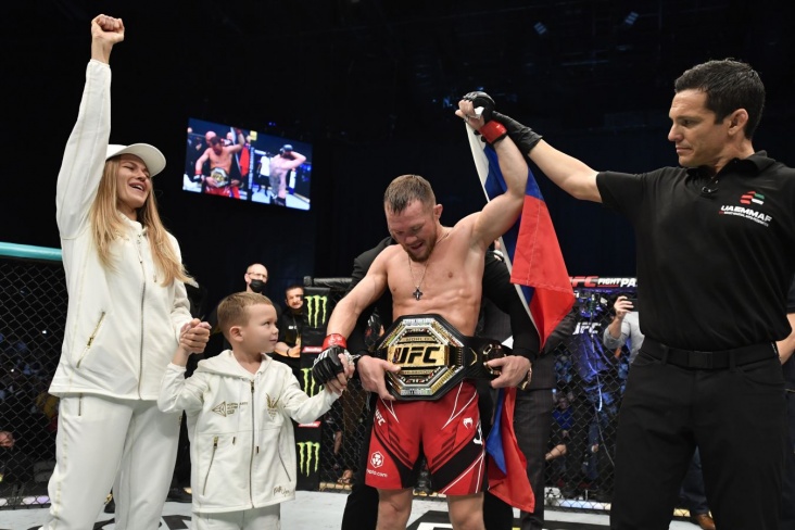 Пётр Ян вернул титул чемпиона UFC, победив Мераба Двалишвили