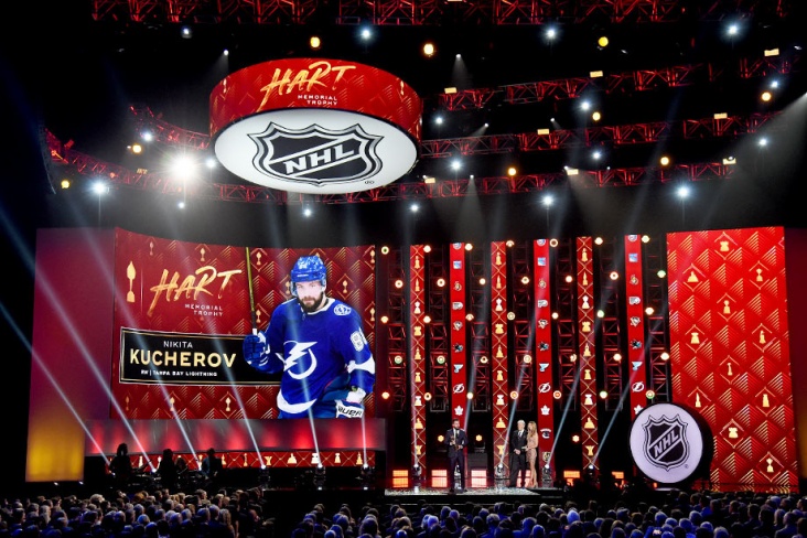 Самые яркие моменты церемонии закрытия сезона НХЛ
