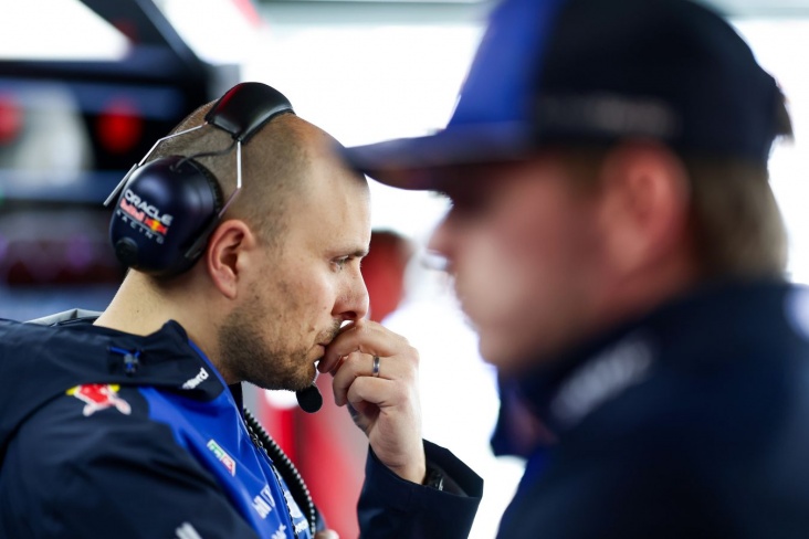 Гоночный инженер Макса Ферстаппена перейдёт из Ред Булл в Макларен — что это значит для будущего гонщика и команды Гоночный инженер Макса Ферстаппена перейдёт из Ред Булл в Макларен — что это значит для будущего гонщика и команды