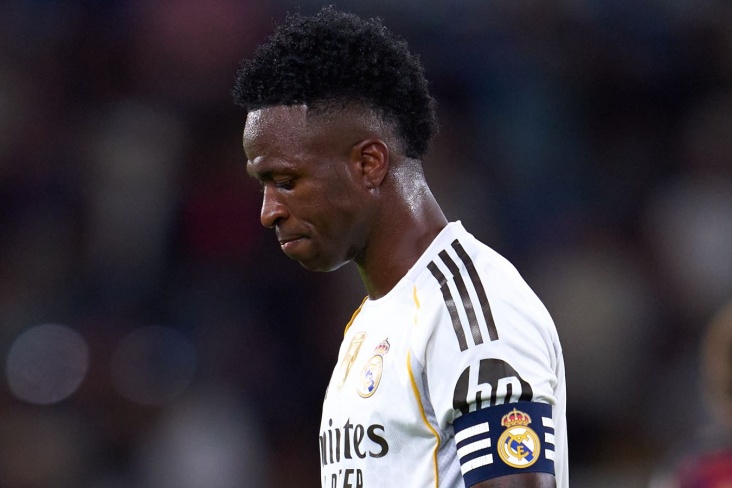 «Реал» оштрафует Винисиуса на 50 000 евро за реакцию после замены в «эль класико»