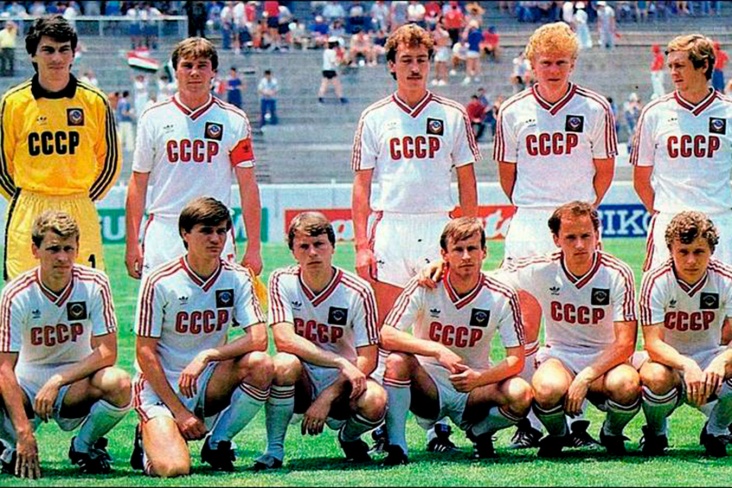 СССР — Венгрия — 6:0. Фото перед матчем