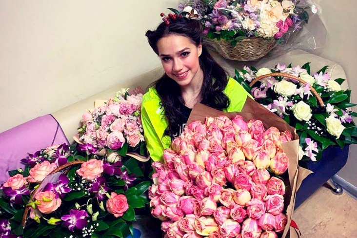 Алина Загитова показала подарки на 18-летие. Фото