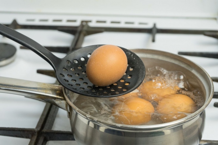 Благодаря этому трюку варёные яйца хранятся дольше