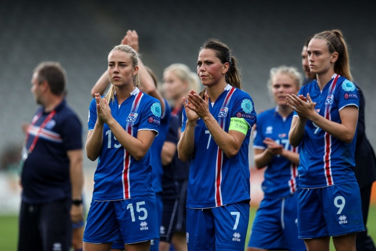 Женская сборная Исландии