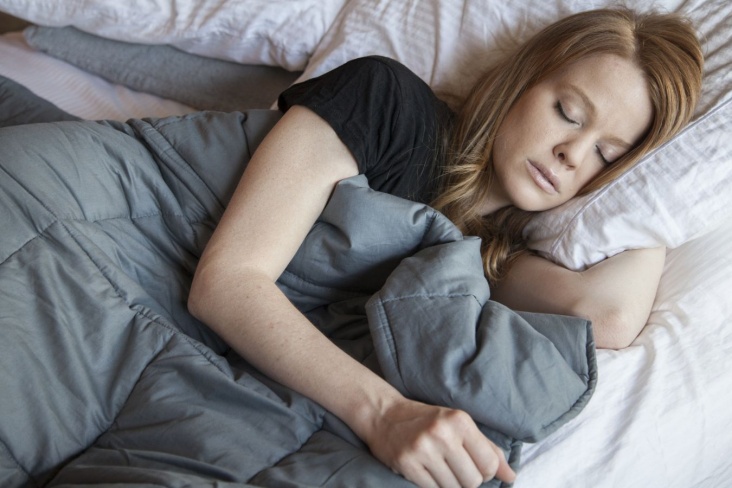 4 преимущества утяжелённых одеял
