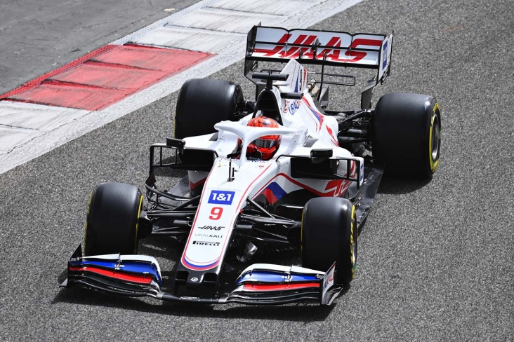 Болид «Хааса» на тестах Формулы-1 в Бахрейне