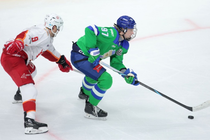 salavat-yulaev-uvelichil-preimuschestvo-v-serii-plej-off-khl-pobediv-avtomobilist_17747884201266811787.jpg