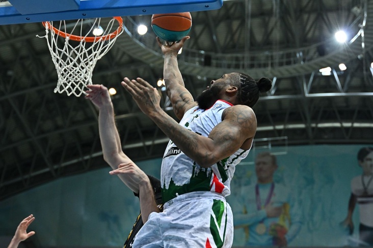 Исторический день для Джалена Рейнольдса