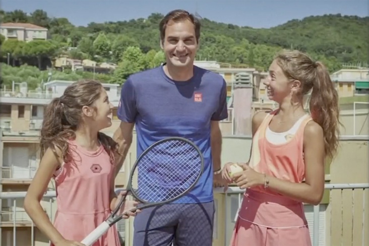 Как Федерер играет в теннис на крыше