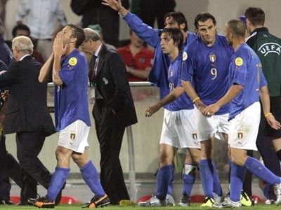 Евро-2004: Италию прокатили мимо плей-офф