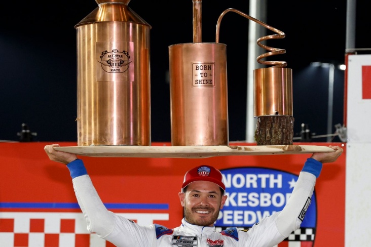 Кайл Ларсон выиграл Гонку звёзд NASCAR