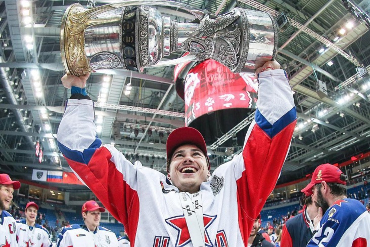 Русский защитник Романов едет покорять НХЛ