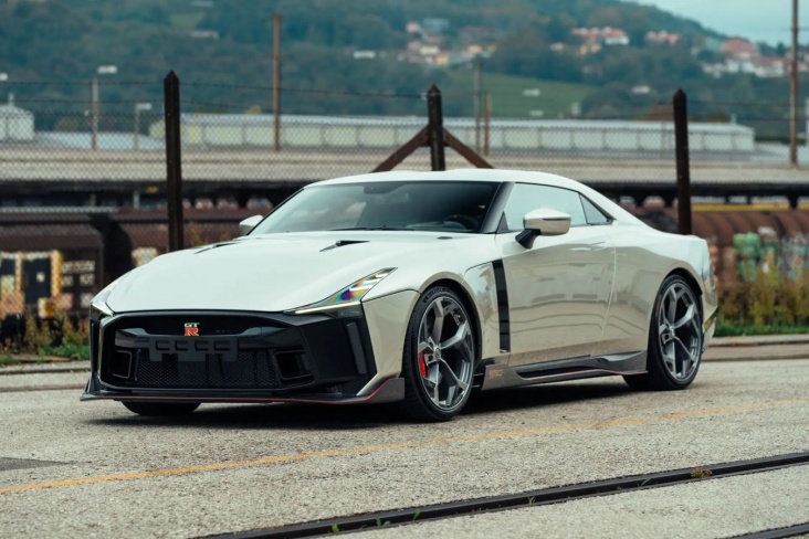 Nissan GT-R50