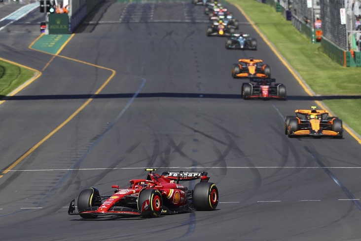 Карлос Сайнс выиграл Гран-при Австралии Формулы-1