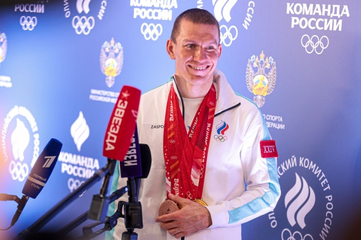 Александр Большунов Александр Большунов