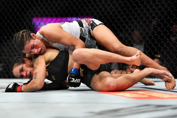 Пенья задушила Аманду Нуньес на UFC 269