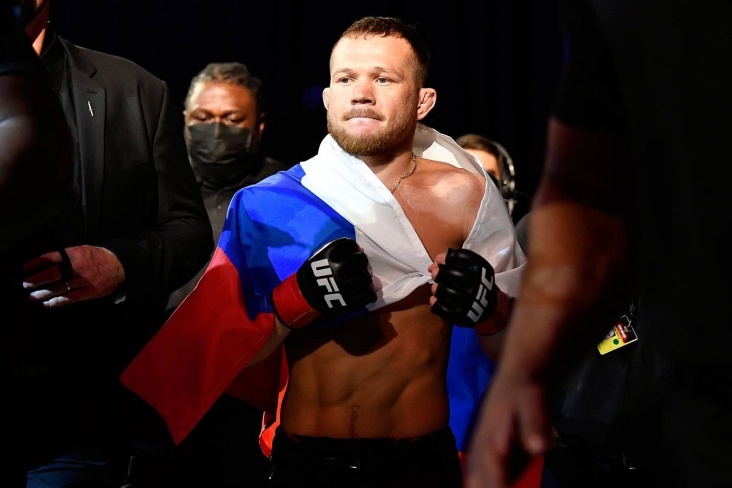 Пётр Ян против Алджэмейна Стерлинга на UFC 273