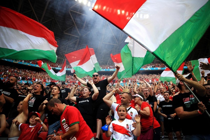 УЕФА от Венгрии одни проблемы