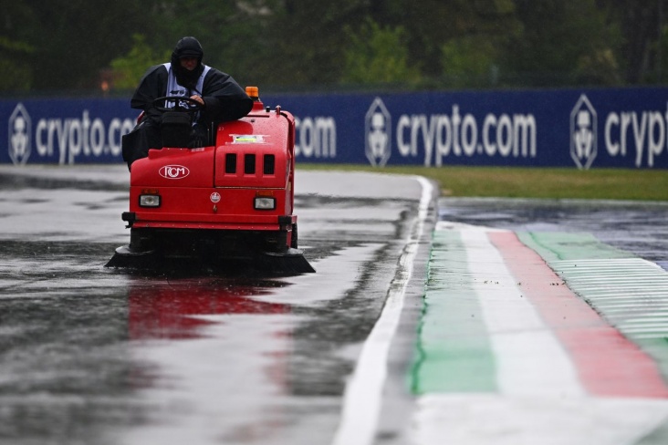 Наводнение против Гран-при Формулы-1 в Имоле