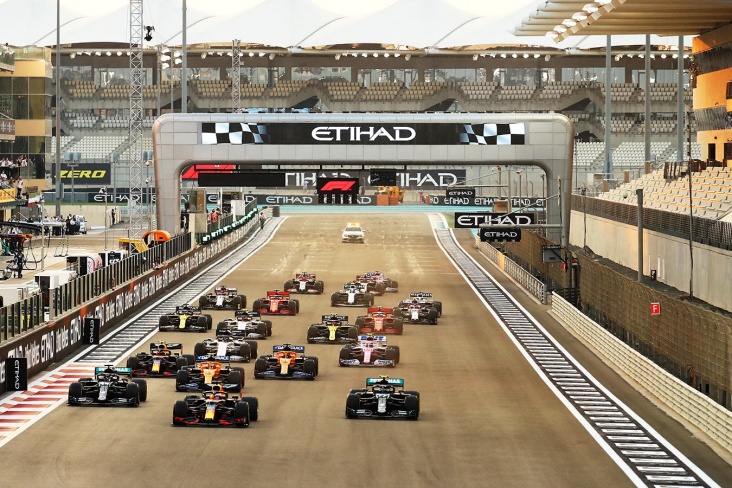 Ферстаппен выиграл Гран-при Абу-Даби Формулы-1