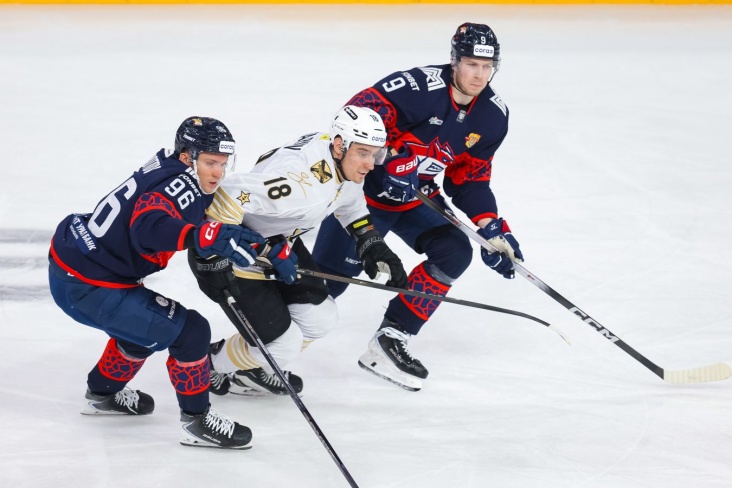 Магнитогорский «Металлург» в драматичном матче вырвал победу у «Адмирала» в серии буллитов