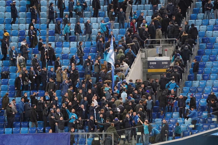 Фанаты «Зенита» и «Ростова» ушли со стадиона