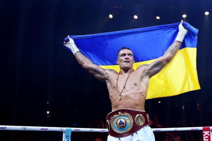 Украинский боксёр Усик станцевал под российский хи