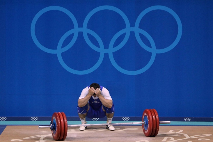 У российских тяжелоатлетов нашли допинг