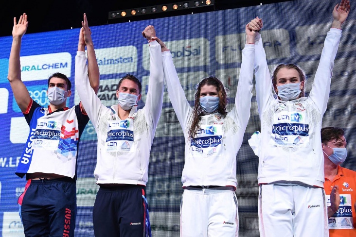 У российских пловцов отобрали медали на ЧЕ-2021