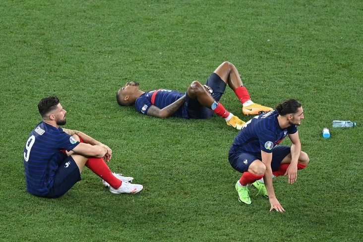 Французские СМИ разнесли сборную за вылет с Евро!