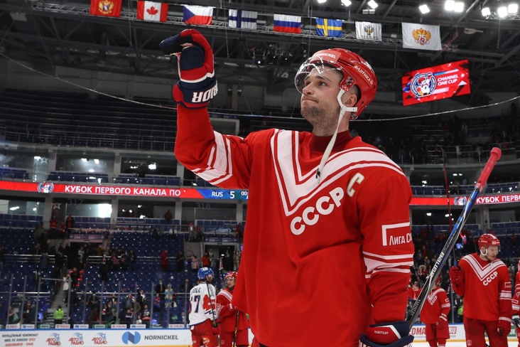 Сборную России по хоккею отстранили от Евротура