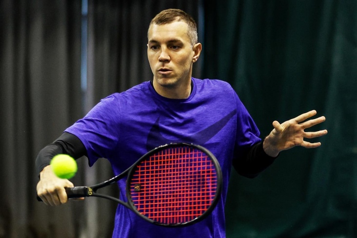 Артём Дзюба сыграл в теннис на St. Petersburg Open