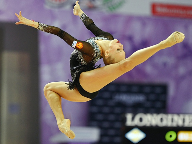 Женская сборная США по спортивной гимнастике в седьмой раз подряд завоевала золото ЧМ