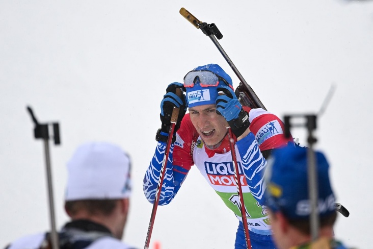 Биатлонист Латыпов уверенно обыграл лыжников