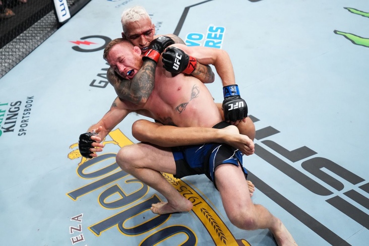 Оливейра победил Гэтжи на UFC 274