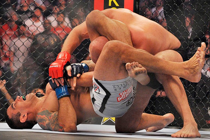 UFC 249, Алексей Олейник против Фабрисиу Вердума