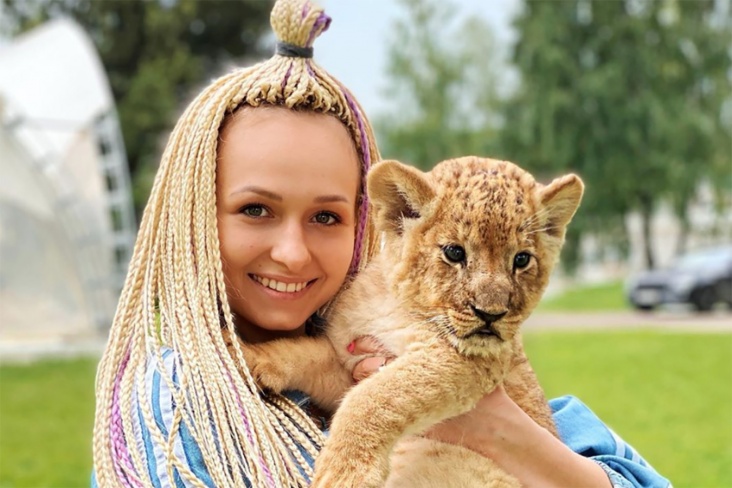 Российской гимнастке подарили живого льва