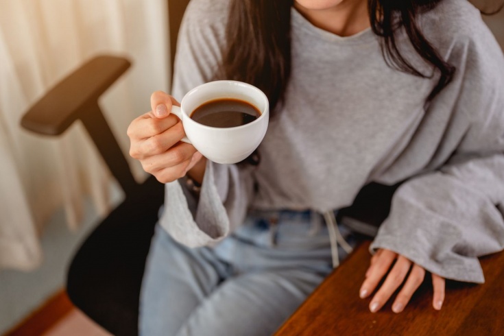 ¿Qué le pasará al estómago si bebes café en ayunas?