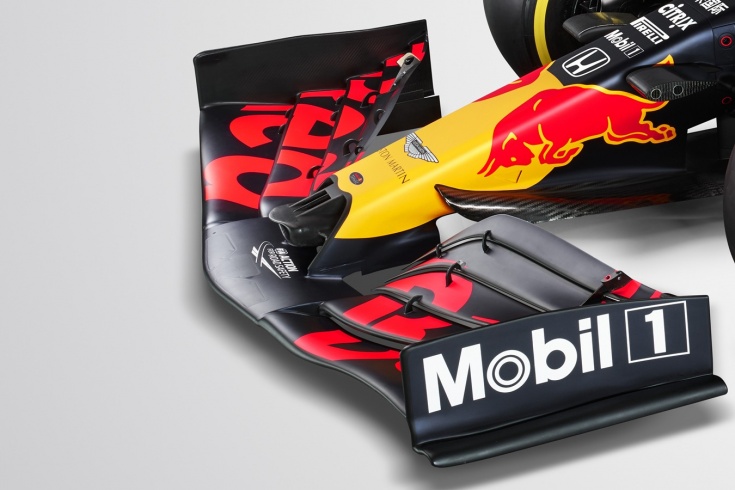 Red Bull RB16 со странным носом