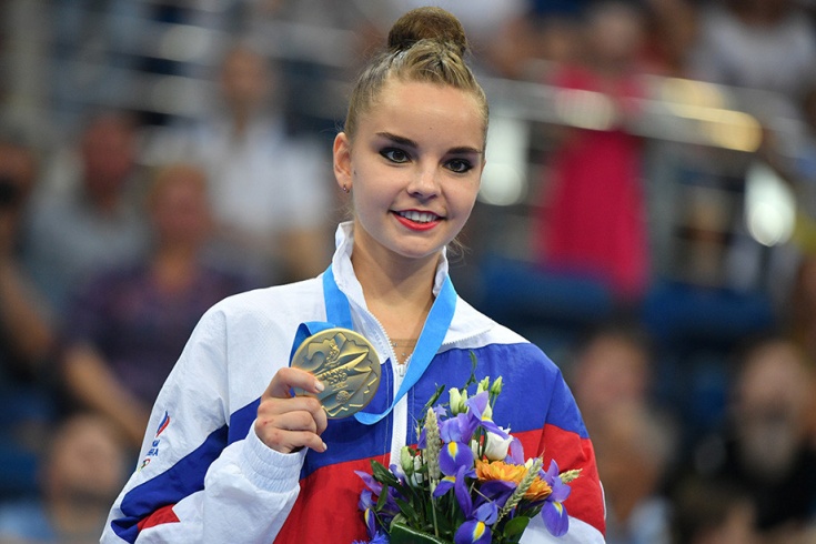 Rossijskaya Gimnastka Dina Averina S Trudom Vyigrala Evropejskie Igry Chempionat