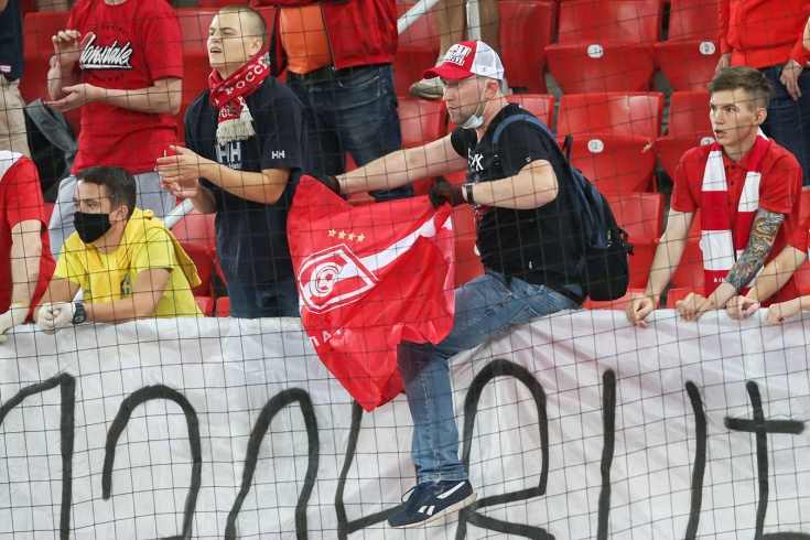 kak bolelshikam spartaka popast na