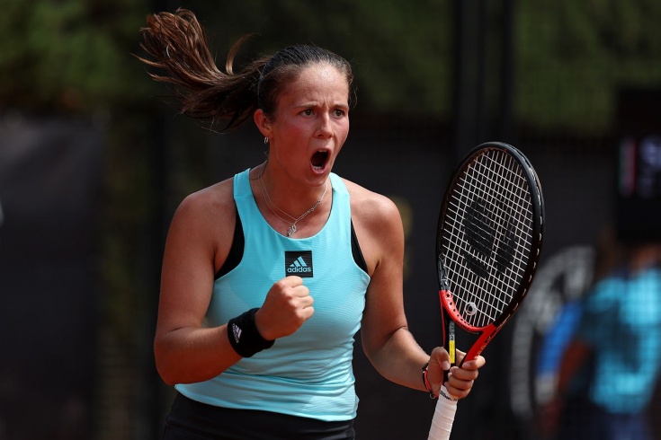 Россиянка Дарья Касаткина проиграла в полуфинале крупного турнира в Риме Онс Жабер, но вернулась в топ-20 рейтинга WTA