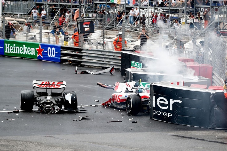 Мик Шумахер попал в серьёзную аварию на Гран-при Монако Формулы-1 — болид разорвало на части, фото