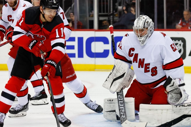 Пётр Кочетков одержал победу в своём дебютном матче в НХЛ и стал 11-м российским вратарём в сезоне НХЛ