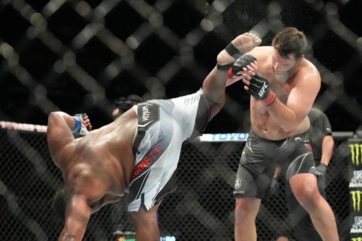 Крис Барнетт нокаутировал Джана Вилланте на турнире UFC 268, видео