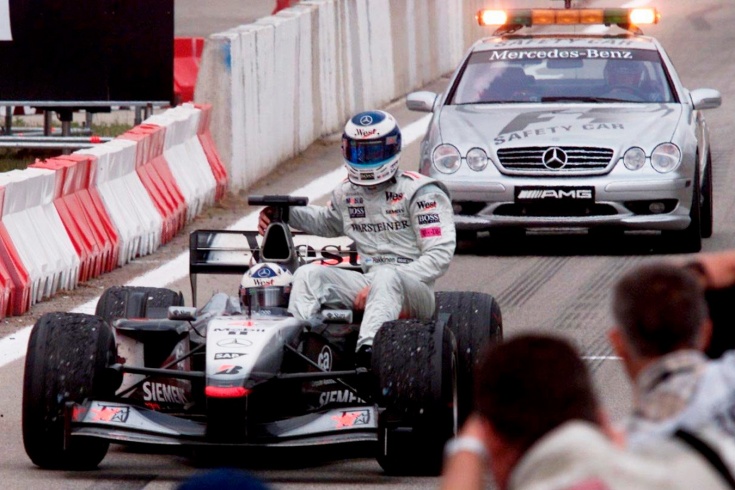 12 самых драматичных финишей в истории Формулы-1