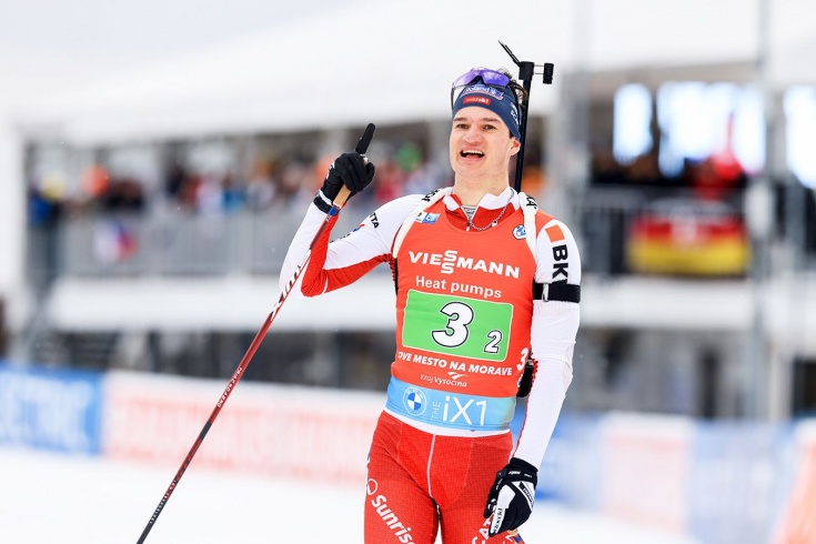 Швейцарский биатлонист Никлас Хартвег стал лучшим молодым спортсменом в сезоне-2022/2023: необычная биография спортсмена